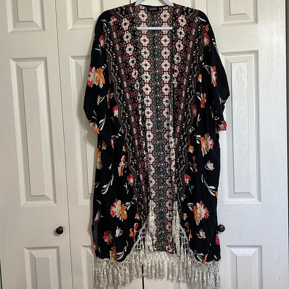 Gigio Black Floral Geometric Design Cardigan Vest Small (oversized) with Tassels - Picture 2 of 7